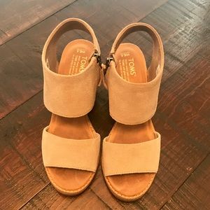 Like New Toms Majorca Grey Suede Sz 6.5, 3.5” Heel